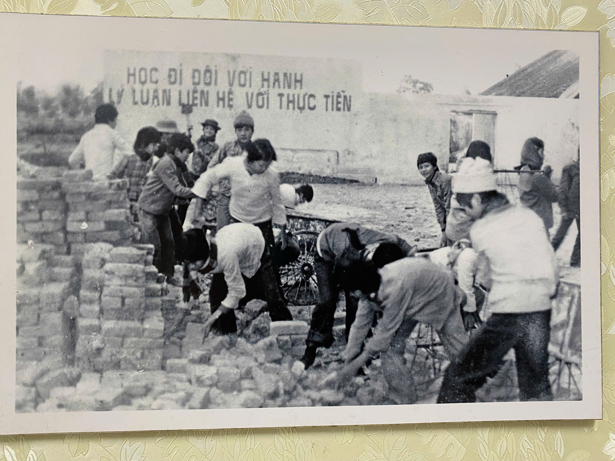 Vượt khó thời chiến