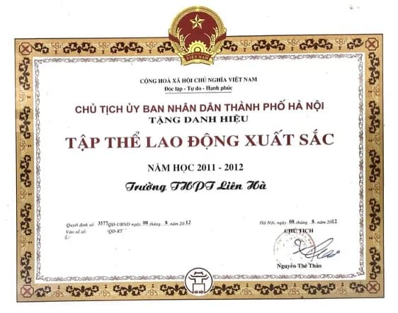 Tư liệu bằng khen, giấy khen của Trường THPT Liên Hà 3