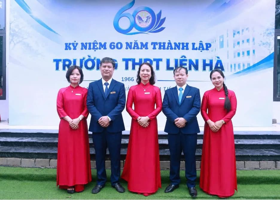 Tư liệu Chi ủy Trường THPT Liên Hà