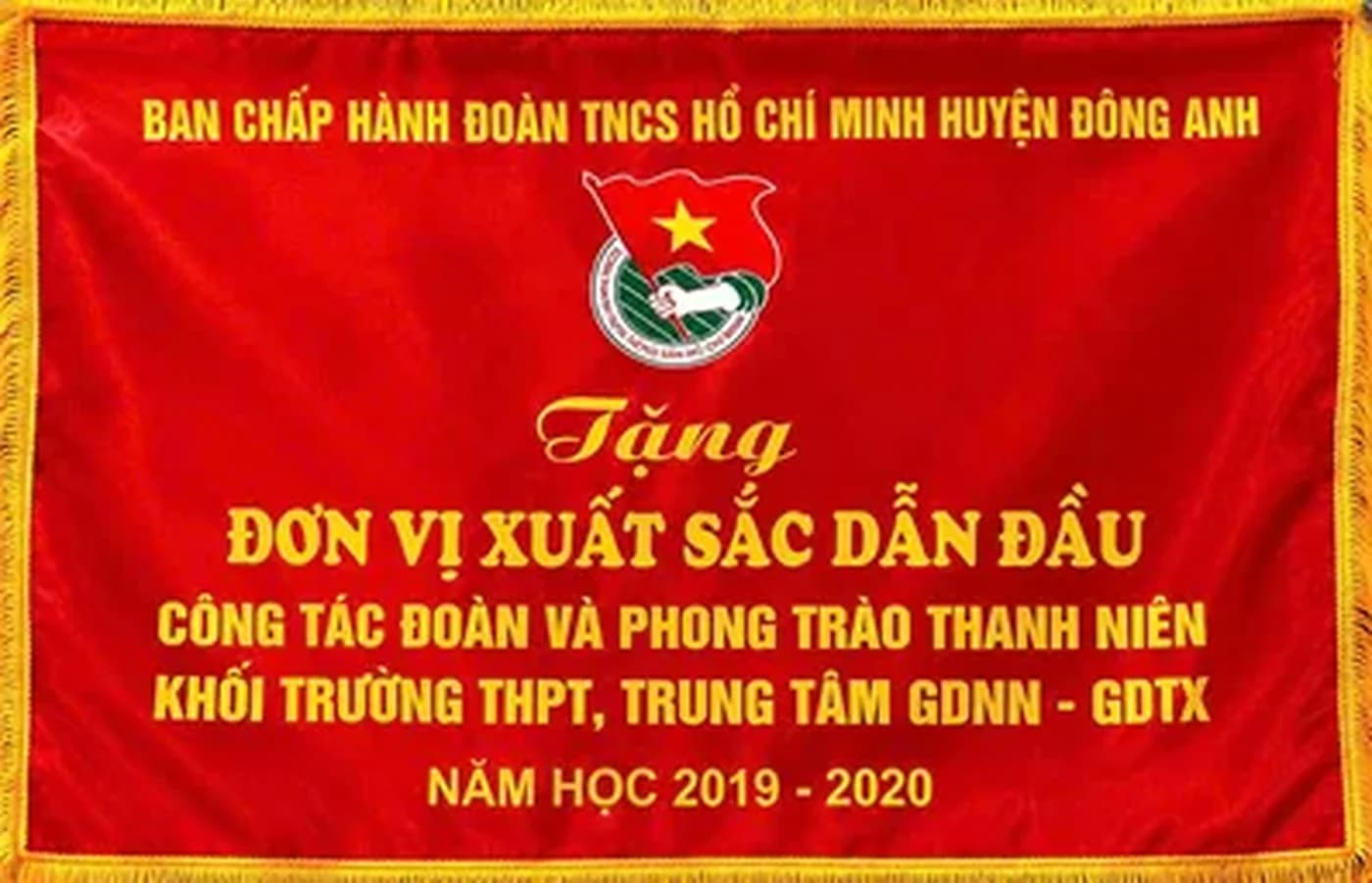 Cờ thi đua Đoàn trường THPT Liên Hà 1