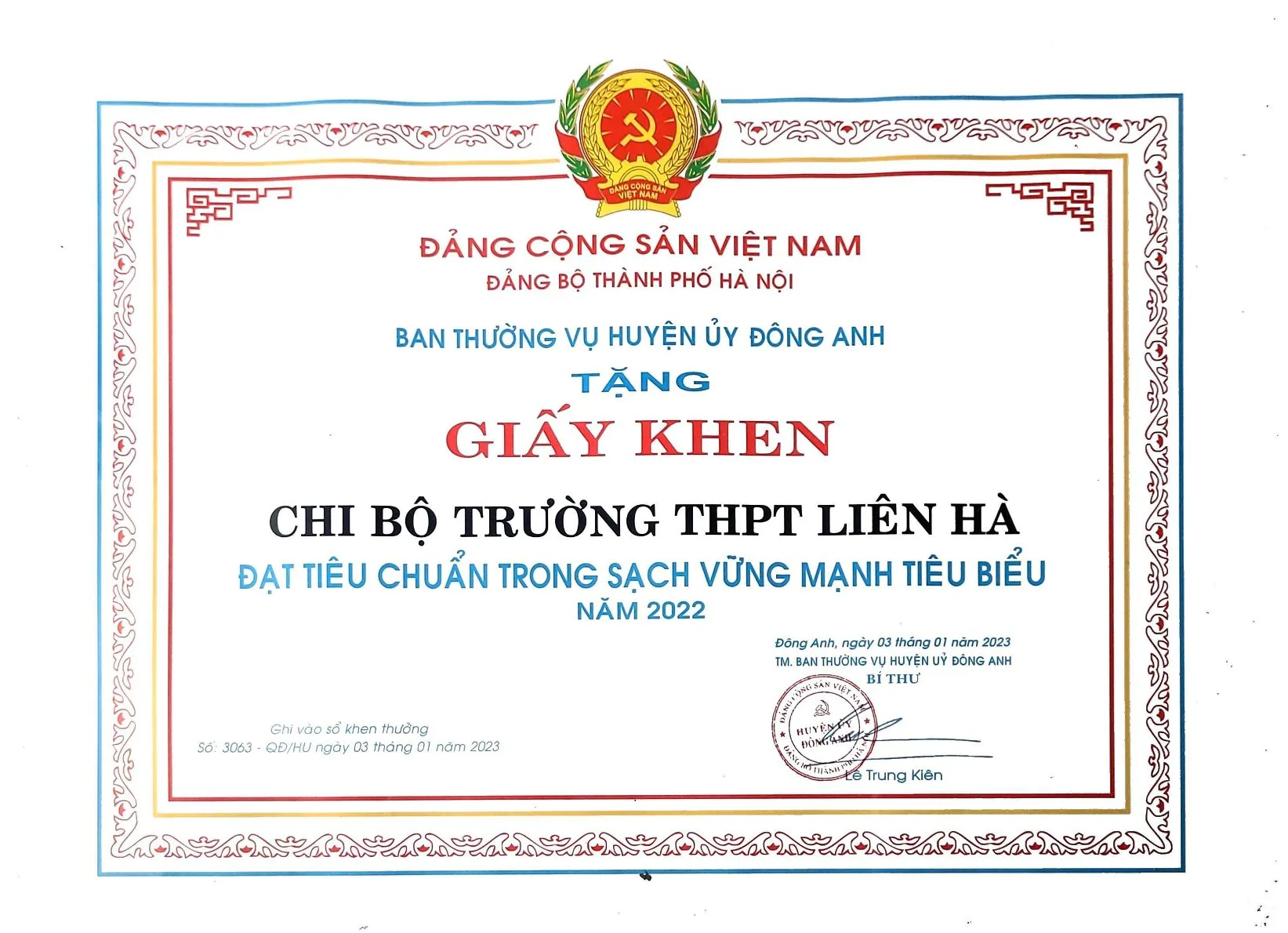 Giấy khen, bằng khen Chi bộ Trường THPT Liên Hà 1