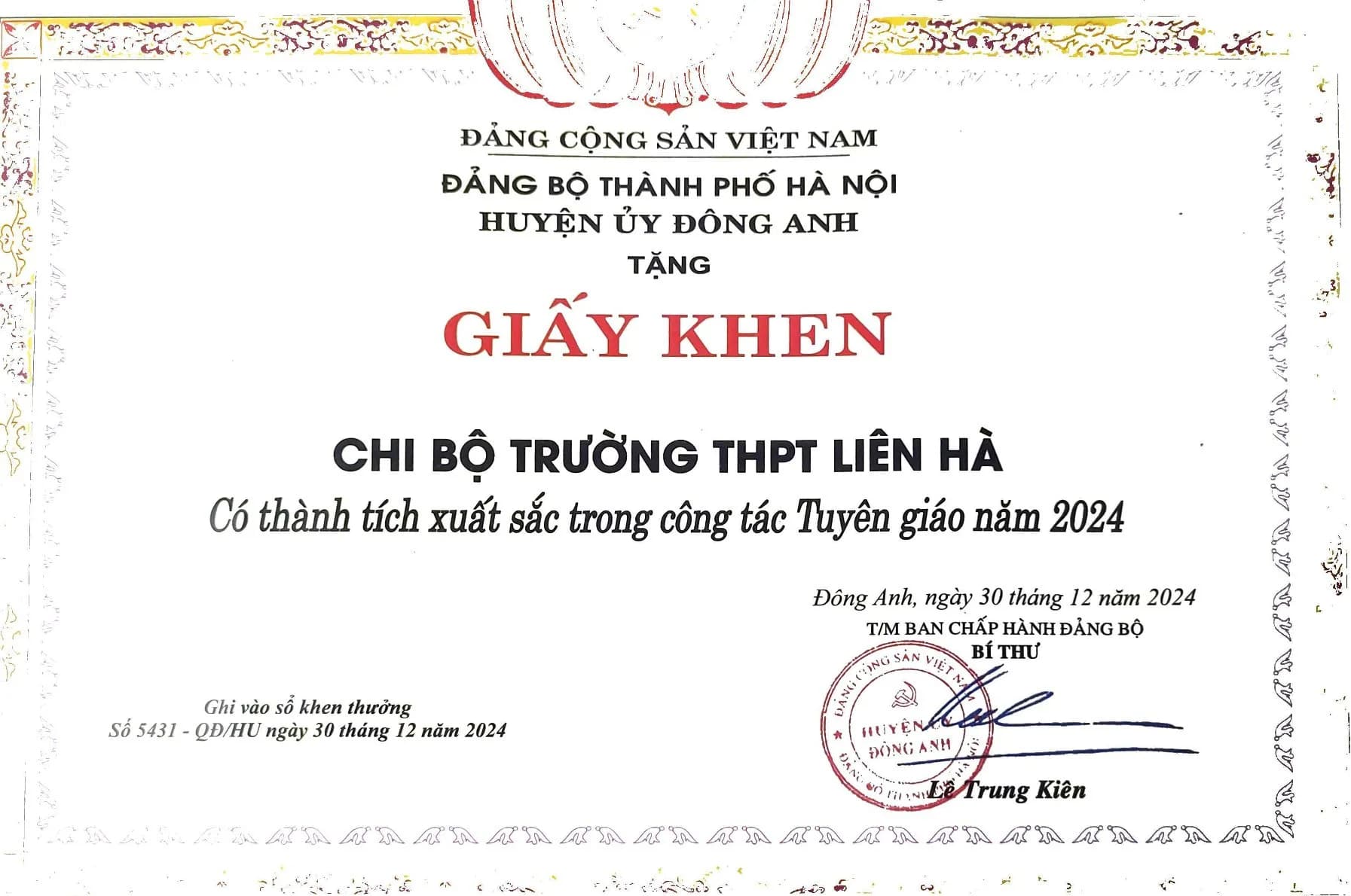Giấy khen, bằng khen Chi bộ Trường THPT Liên Hà 12