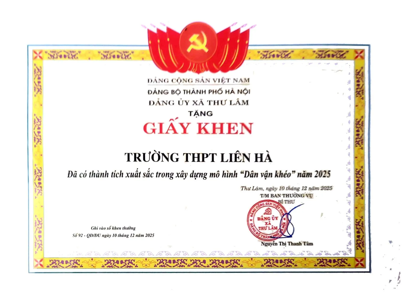 Giấy khen, bằng khen Chi bộ Trường THPT Liên Hà 8